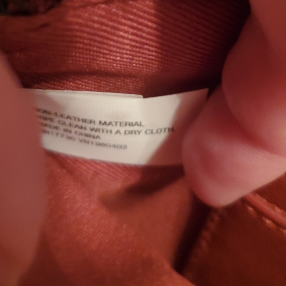 Gorgeous New with tags Universal Thread - Wristlet❌ - Picture 10 of 11